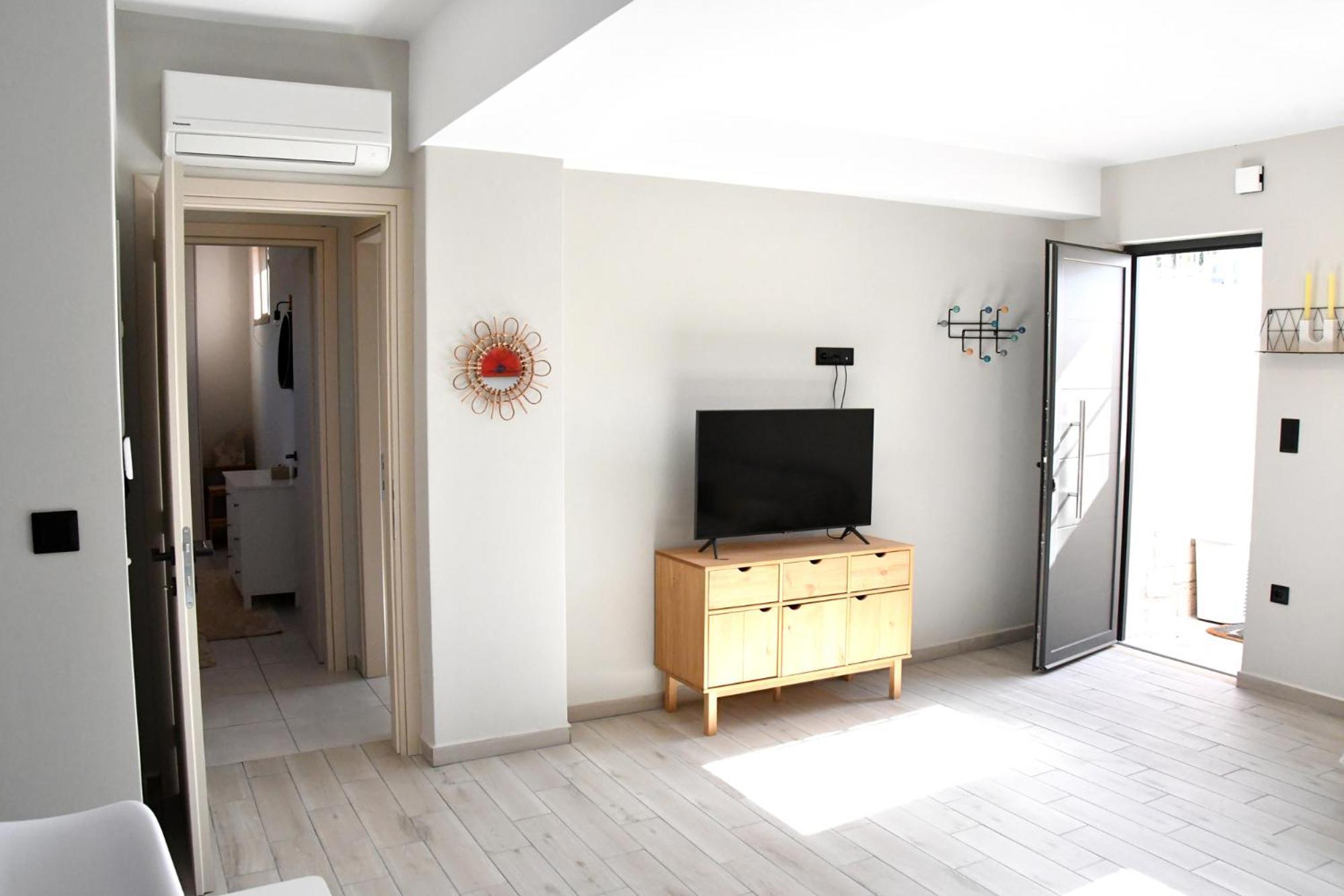Polles Εlies Cozy Αpartment Lägenhet Aegina Exteriör bild